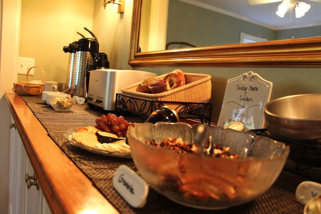 Brass Lantern Inn Ναντάκετ Εξωτερικό φωτογραφία